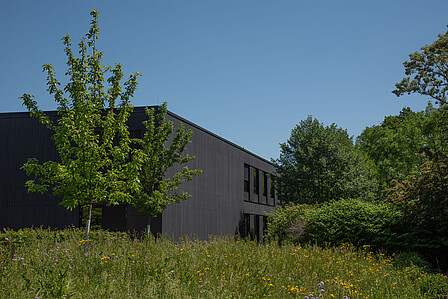 Außenansicht der Landesanstalt für Bienenkunde an der Universtiät Hohenheim